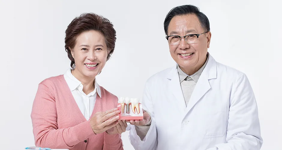 뼈이식에 사용하는 골이식재
